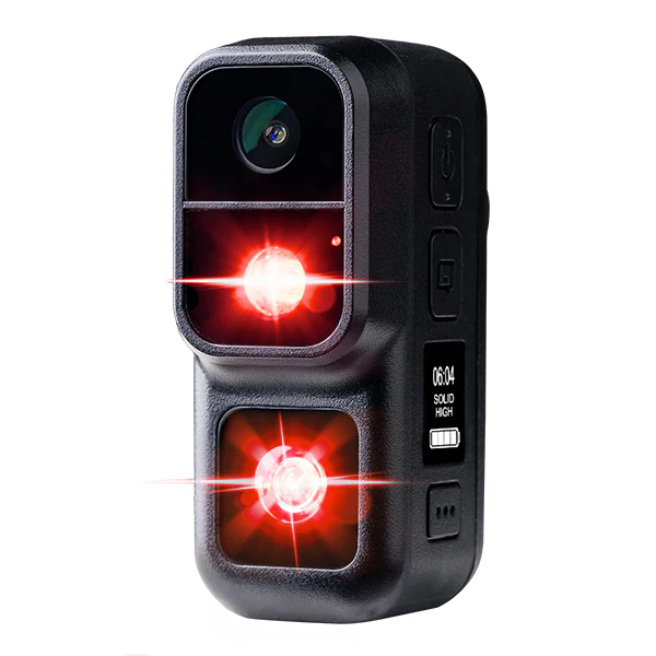 Fly6 Pro rear camera and light